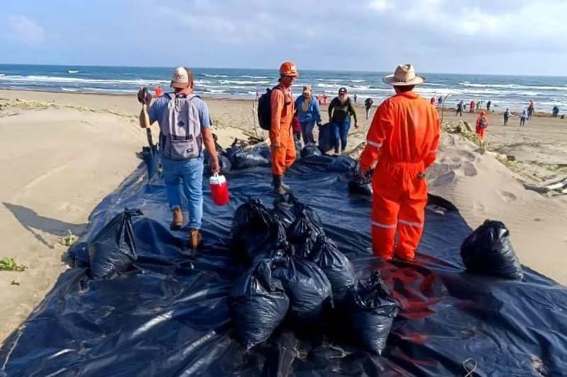 Ambientalistas alertan: autoridades conocían derrame en el Golfo y no actuaron