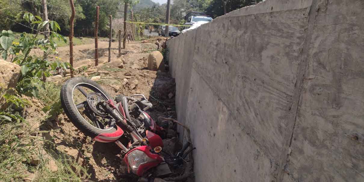 Motociclista murió al derrapar en carretera de la Sierra Norte