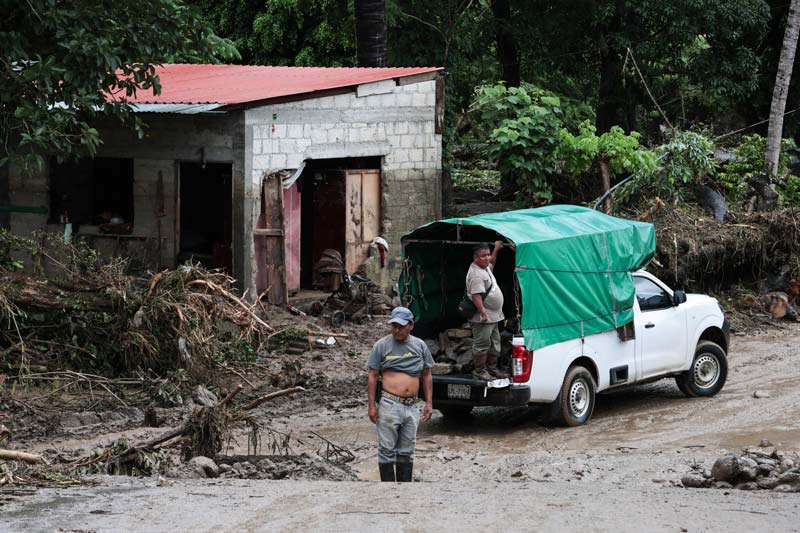 Piden a familias evacuar las zonas de riesgo en la Sierra Norte