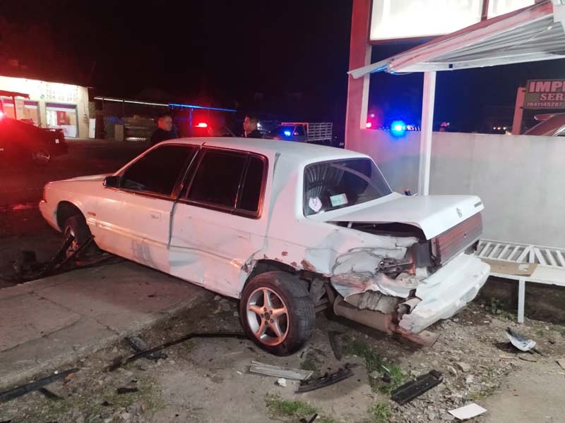 Conductor borracho provoca carambola en Xicotepec