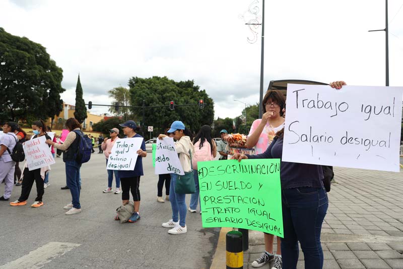 Personal de Salud cerró el bulevar 5 de Mayo para exigir basificaciones