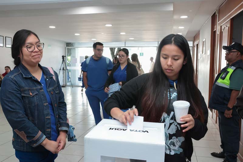 Comunidad universitaria de la BUAP acude a las urnas para elegir al próximo rector