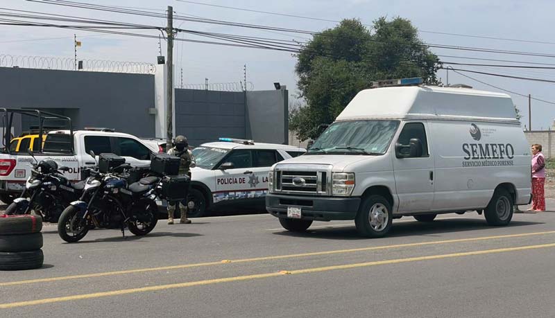 Hallan cadáver encobijado y maniatado en carretera a San Miguel Canoa