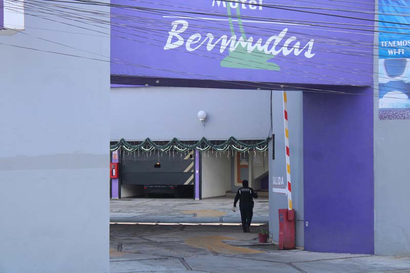 Hallan sin vida a un hombre en motel Bermudas; FGE ya investiga