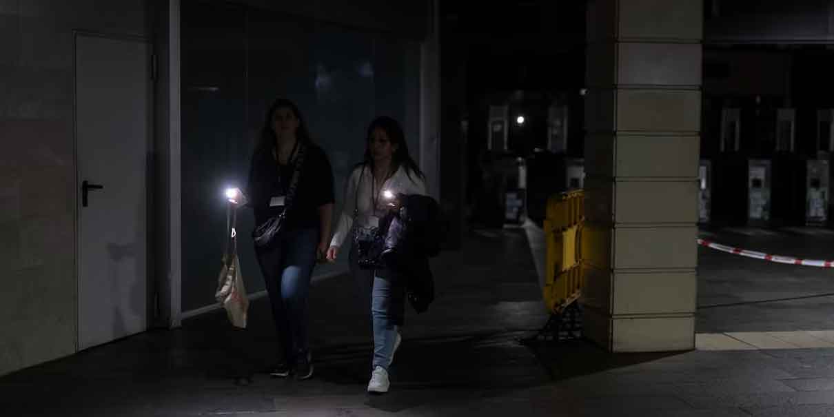 Corte eléctrico masivo en España afecta a millones y cruza fronteras