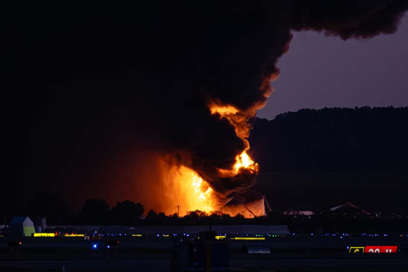 Explosión en el aire: avión de carga de UPS se incendia al despegar en Louisville, reportan víctimas
