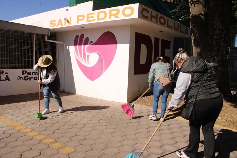Mejoran entorno urbano en Cholula con faena encabezada por Lupita Fernández