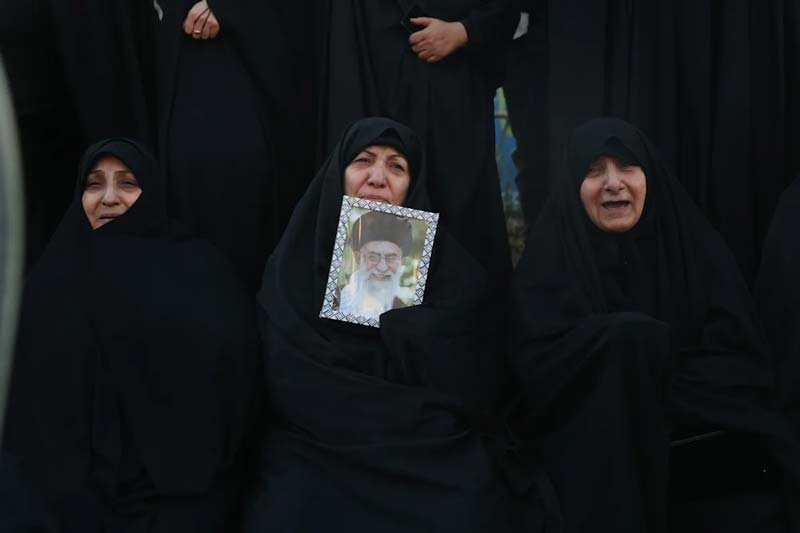 Irán confirma muerte de Jamenei, decreta 40 días de luto y promete justicia tras el ataque