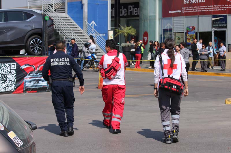 Desmienten autoridades fatal accidente por arrancones en Vía Atlixcáyotl; testigos dicen lo contrario