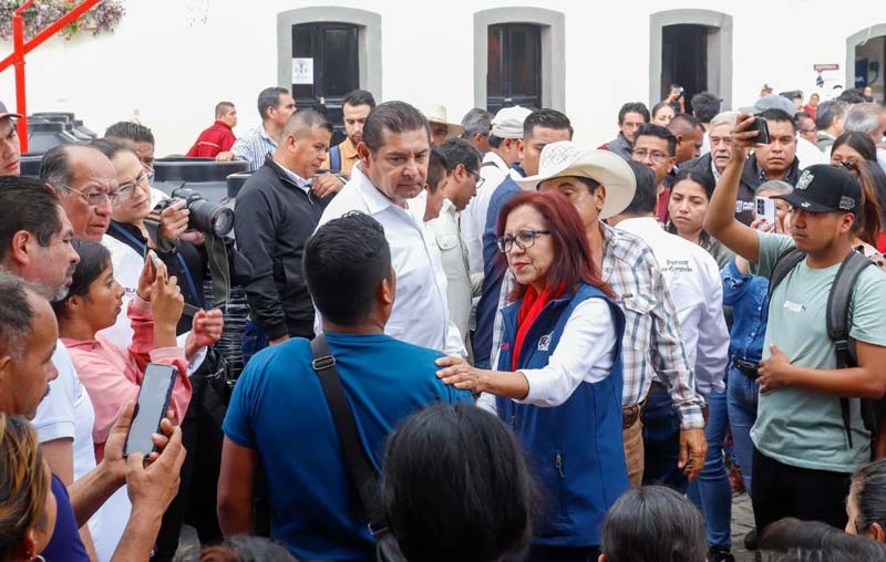 Apoyo inmediato del gobierno llega a Tlacuilotepec: familias agradecen asistencia tras lluvias