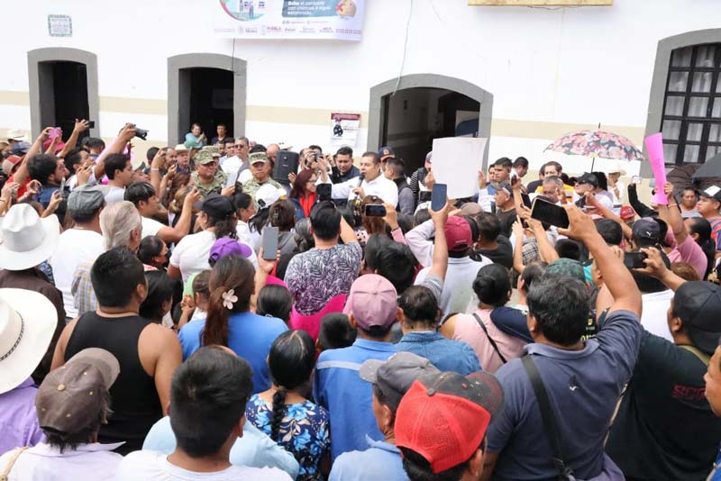 Apoyo inmediato del gobierno llega a Tlacuilotepec: familias agradecen asistencia tras lluvias
