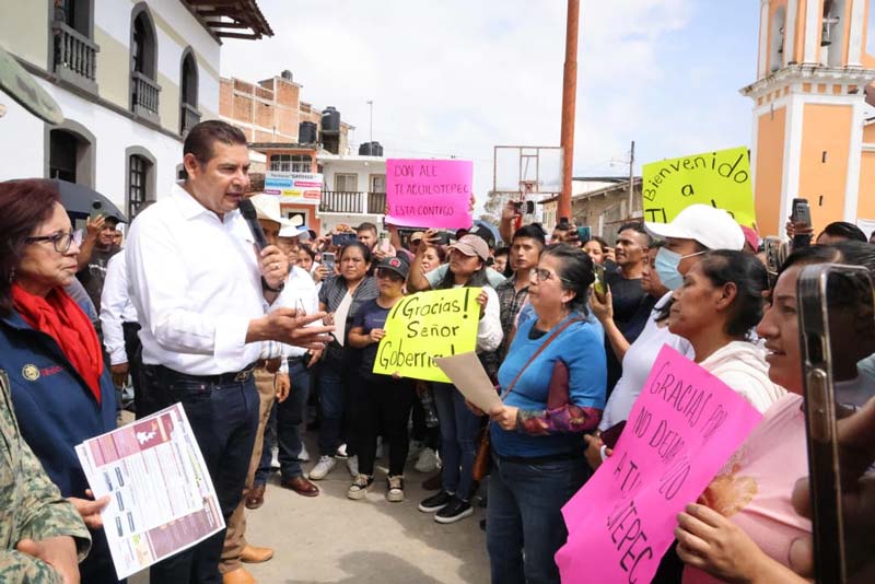 Apoyo inmediato del gobierno llega a Tlacuilotepec: familias agradecen asistencia tras lluvias
