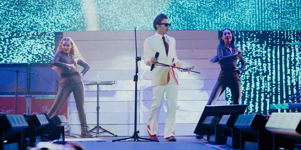 Belinda y Drake Bell prendieron a sus fans en la Feria de Puebla