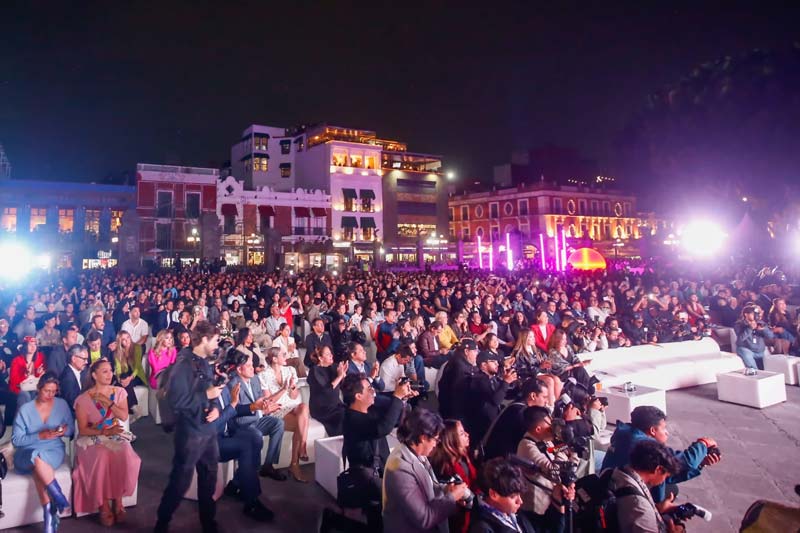 Glow México 2026 llega a su fin en Puebla; arte digital y luces gratis