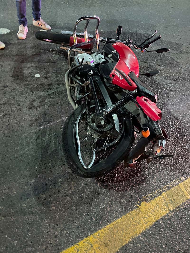 Grave accidente vial en Xicotepec involucra auto, motos y colectiva