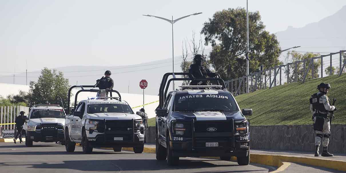 Abandonan cadáveres dentro de camioneta en la zona de Los Fuertes