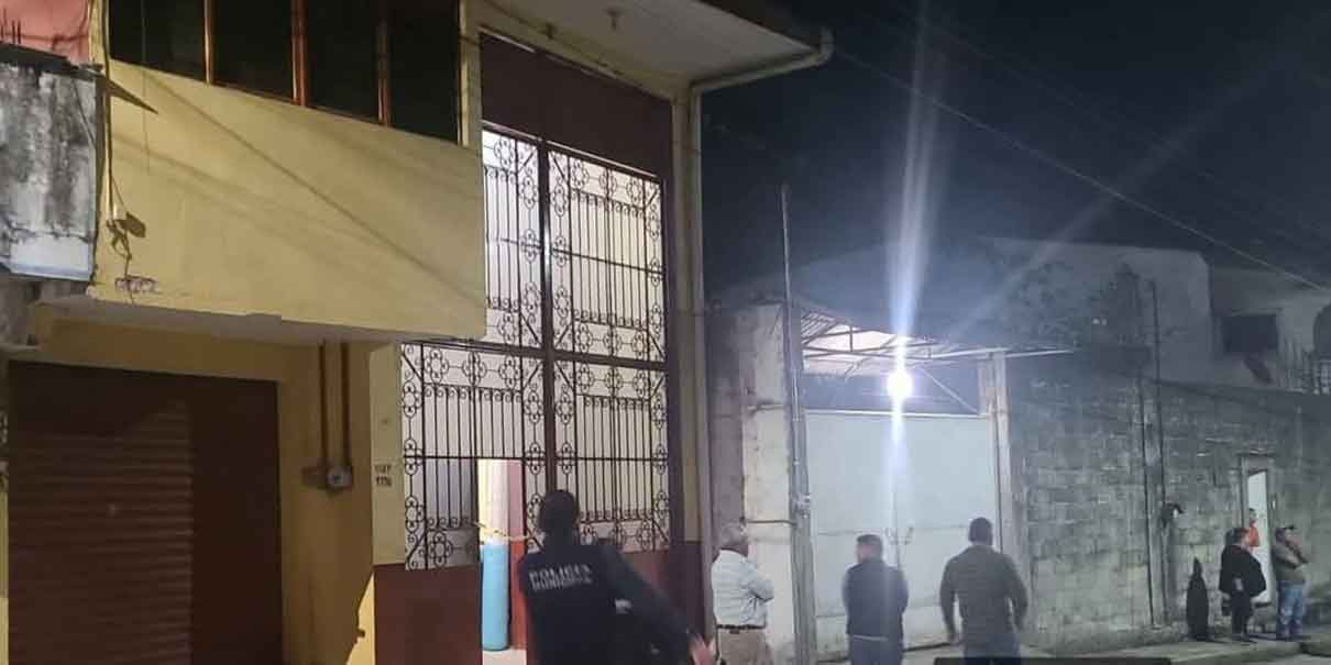 Hallan cuerpo de joven en bodega en Xicotepec; sospechan feminicidio