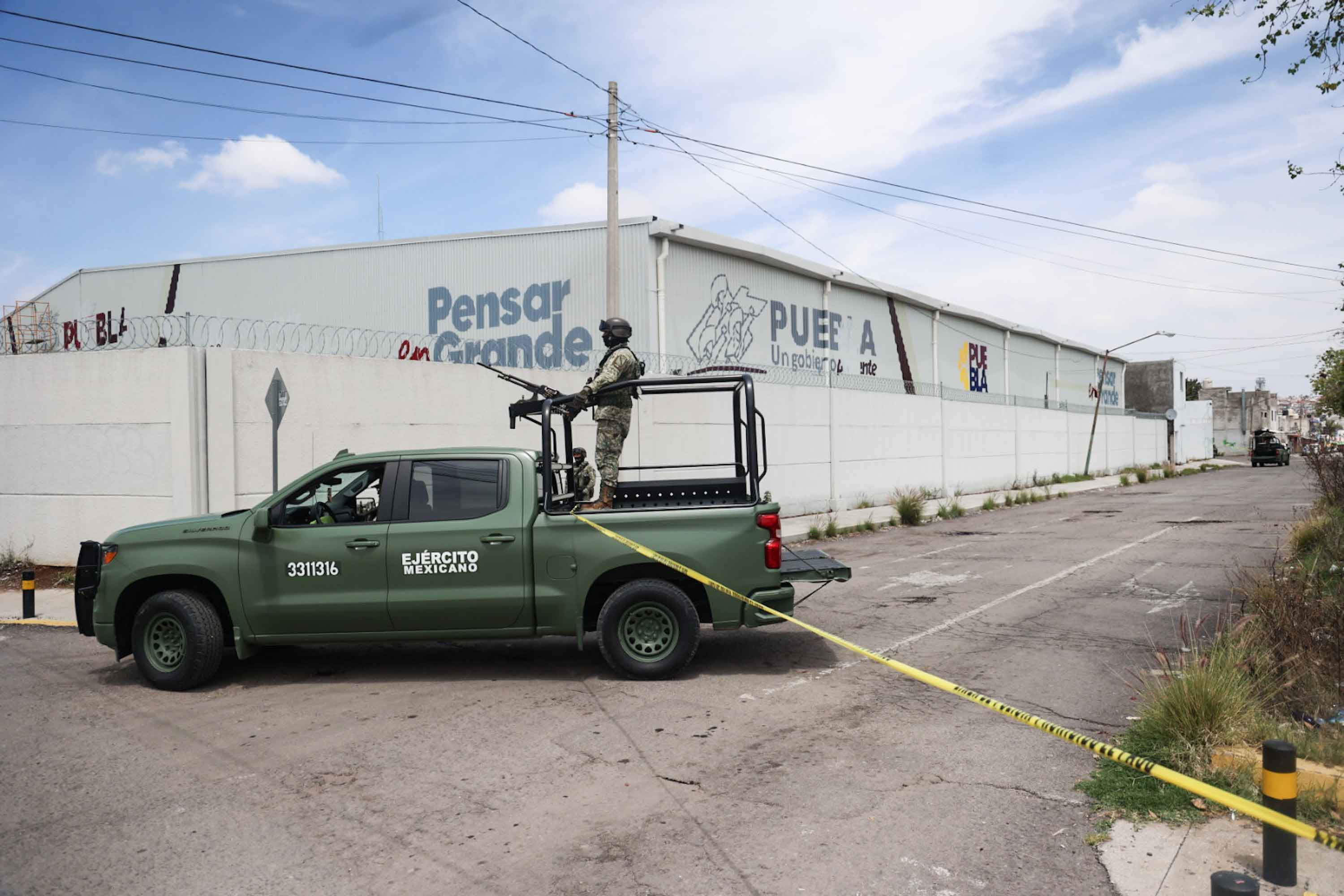 Tiran ‘encostalado’ cerca del Mercado Morelos