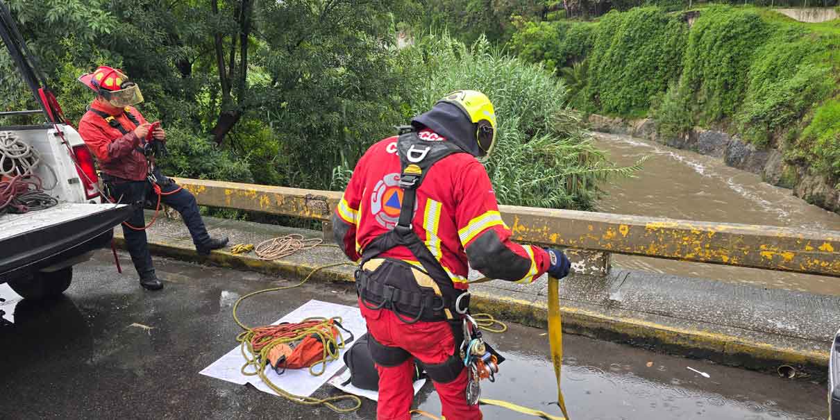 Abandonan tres cuerpos en auto en Coronango y aparece cadáver en río Alseseca