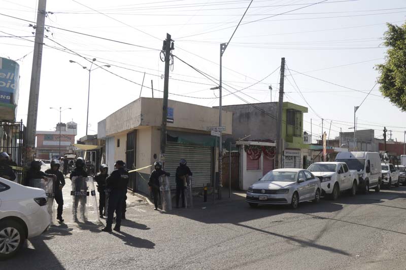 Localizan restos óseos en cateos del Mercado Morelos