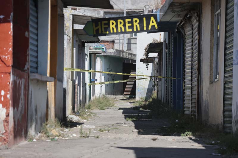 Localizan restos óseos en cateos del Mercado Morelos
