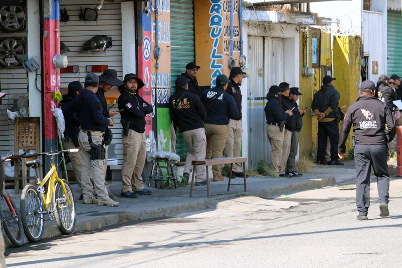 Primera “limpia” del año en la 46 Poniente; confiscan auto, autopartes y droga