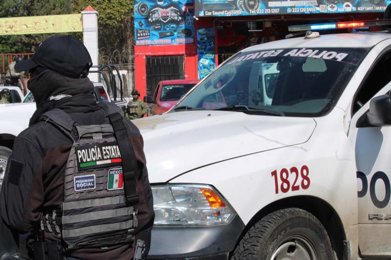 Primera “limpia” del año en la 46 Poniente; confiscan auto, autopartes y droga