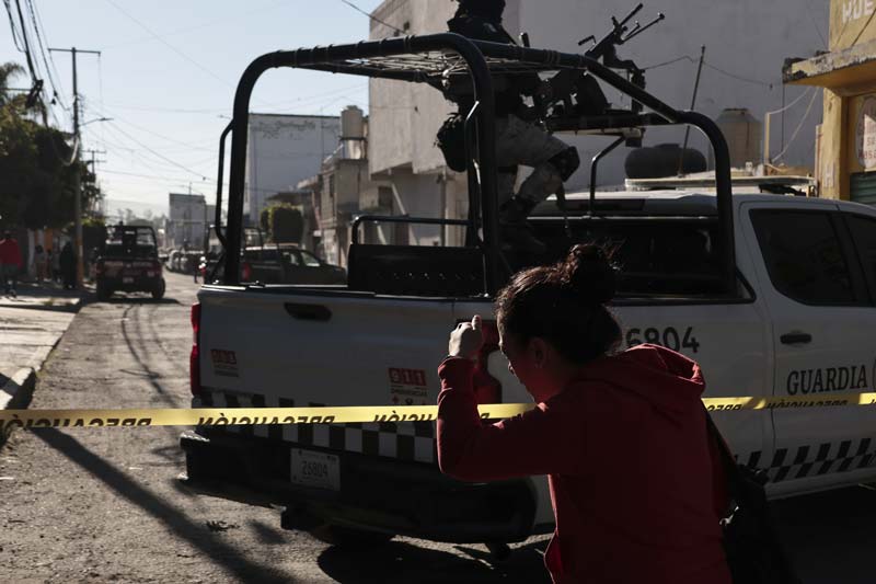 Activan operativo tras reporte de fosa en Mercado Morelos