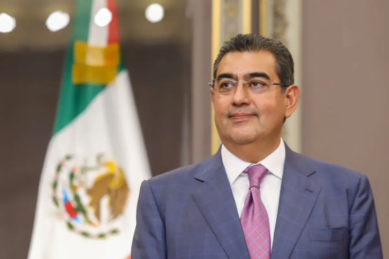 Sergio Salomón Céspedes Peregrina fue presidente municipal de Tepeaca de 2018 a 2021, antes de ocupar otros cargos estatales y federales.