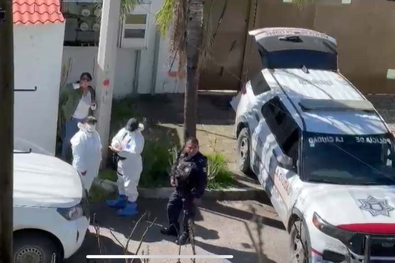 Hombre es apuñalado y muere frente a su casa en Totimehuacan