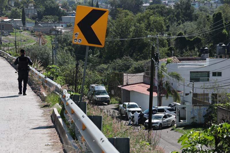 Hombre es apuñalado y muere frente a su casa en Totimehuacan