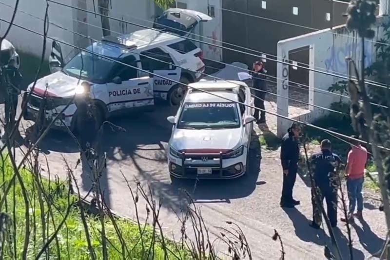 Hombre es apuñalado y muere frente a su casa en Totimehuacan