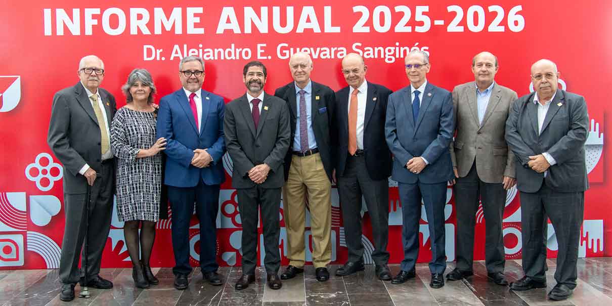 Asistentes al informe del rector de la Ibero Puebla