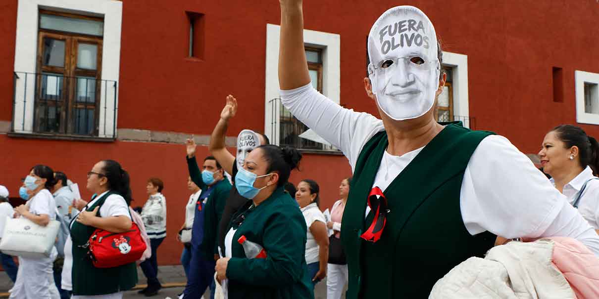 Protesta trabajadores del IMSS