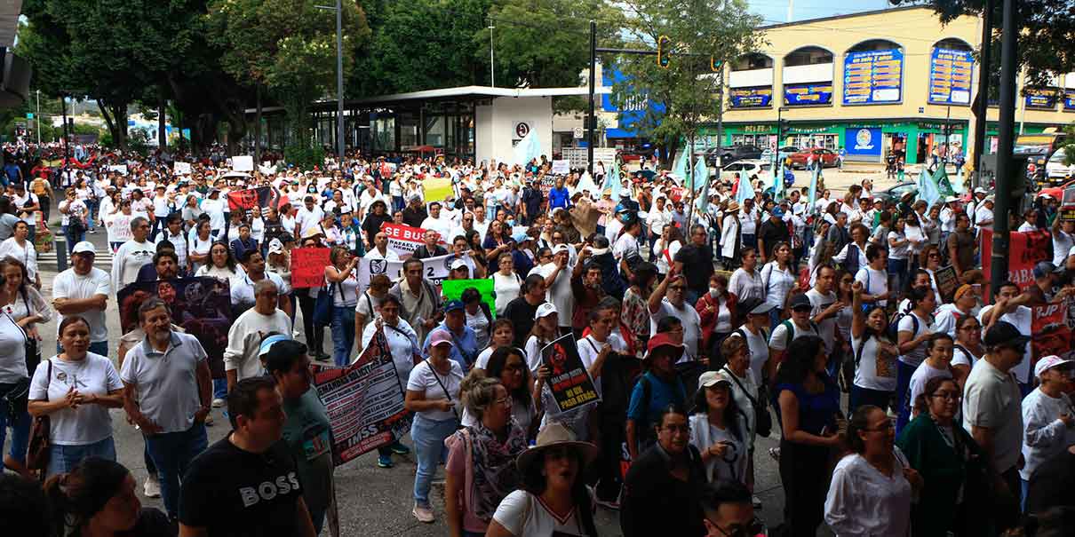 Protesta trabajadores del IMSS