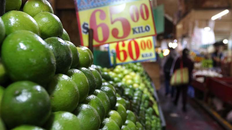 Inflación en México supera 4% por alza en verduras, frutas y cigarrillos