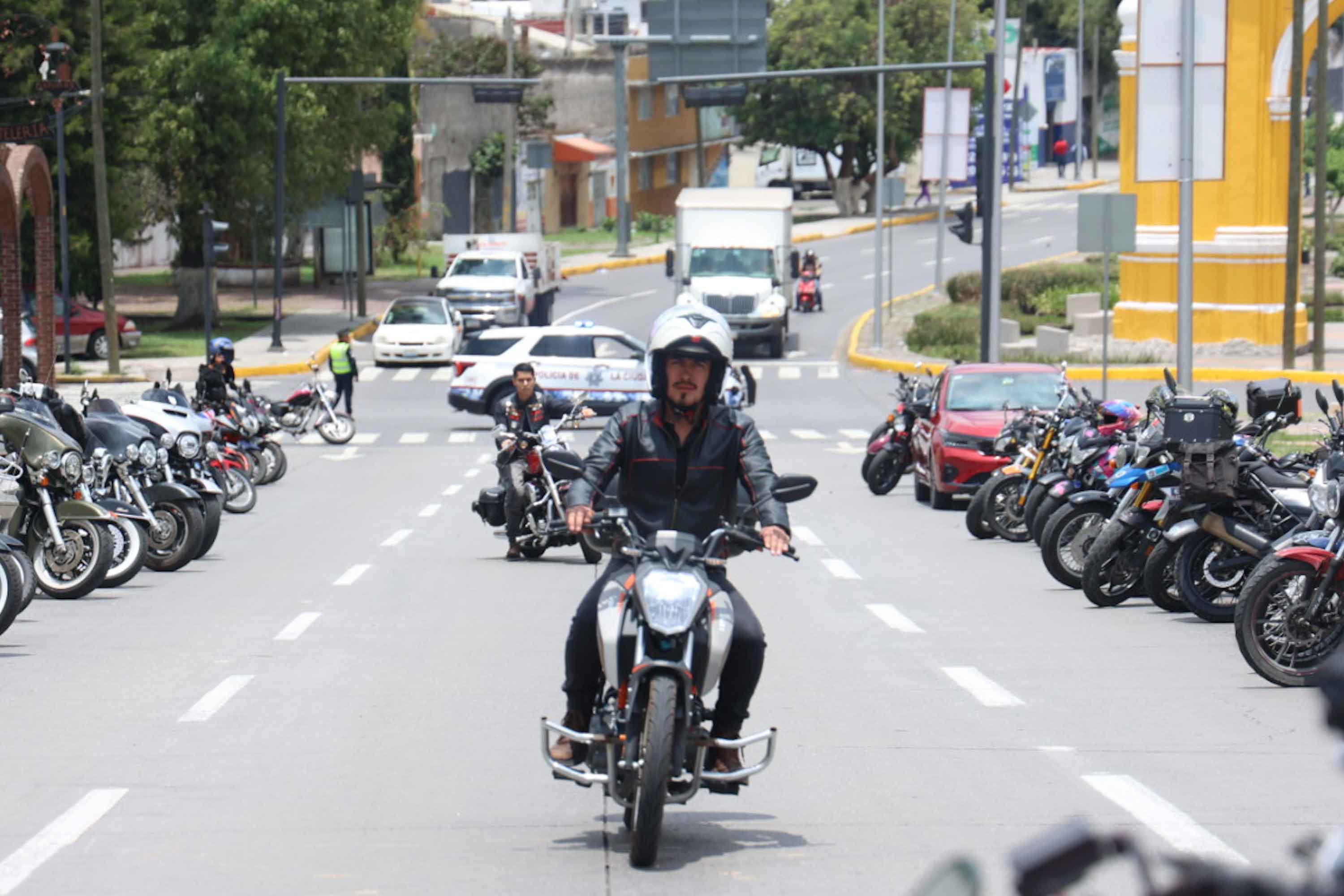 Motociclistas mantienen rechazo a la ley de regulación, mantienen protesta en el Congreso