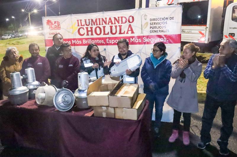 San Pedro Cholula moderniza alumbrado en Paso de Cortés con 169 luminarias LED