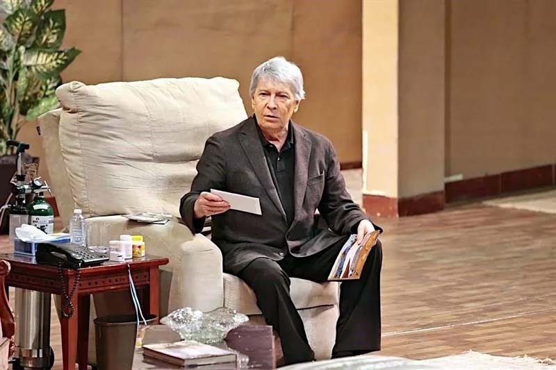 Juan Ferrara se despide de los escenarios con “No te vayas sin decir adiós” en Puebla
