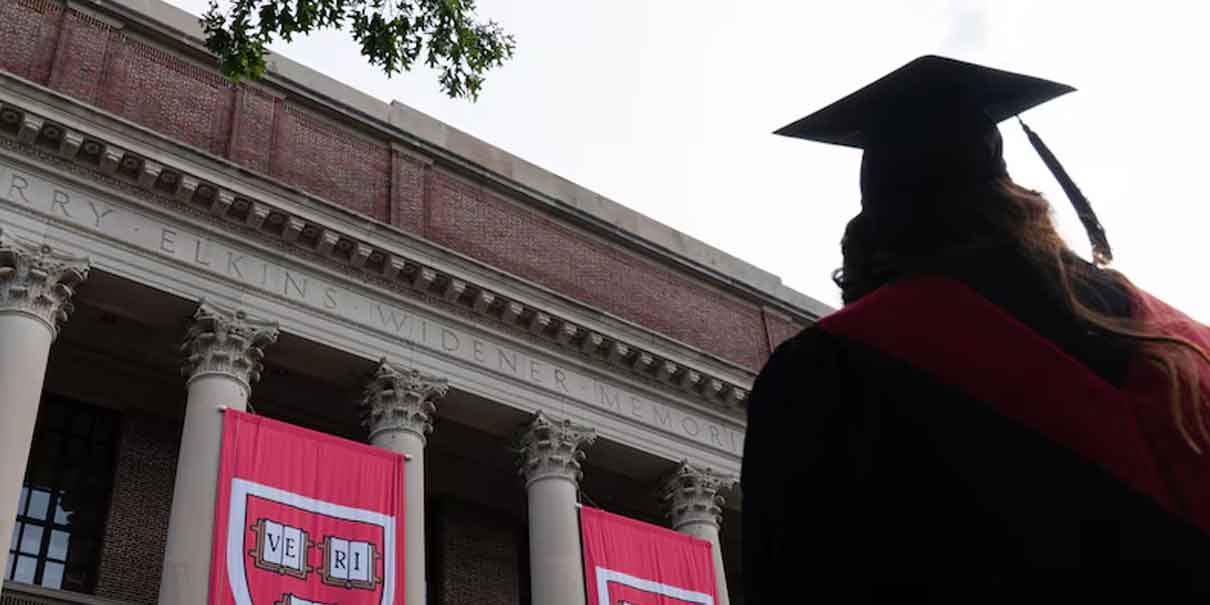 Jueza bloquea orden de Trump que prohibía ingreso a estudiantes internacionales