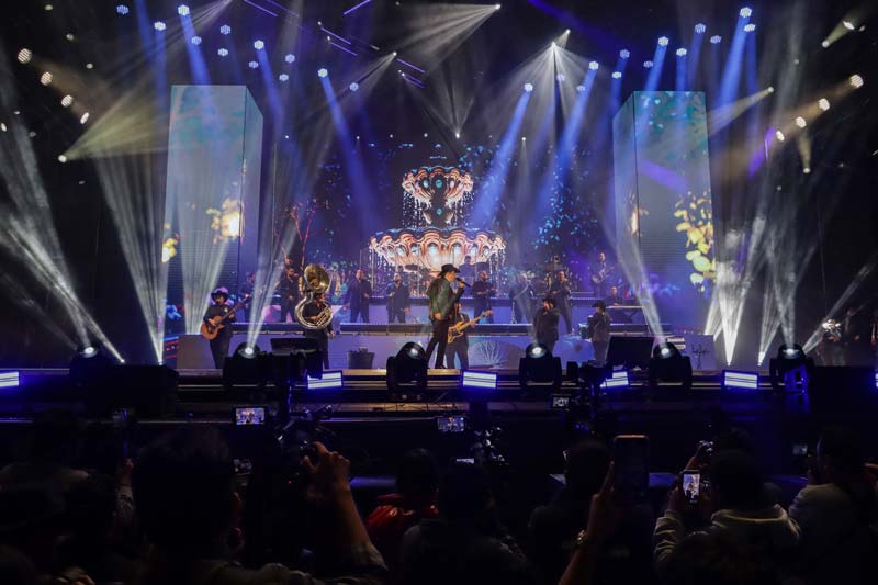Más de 35 mil poblanos vibran con concierto gratuito de Julión Álvarez tras el Grito de Independencia