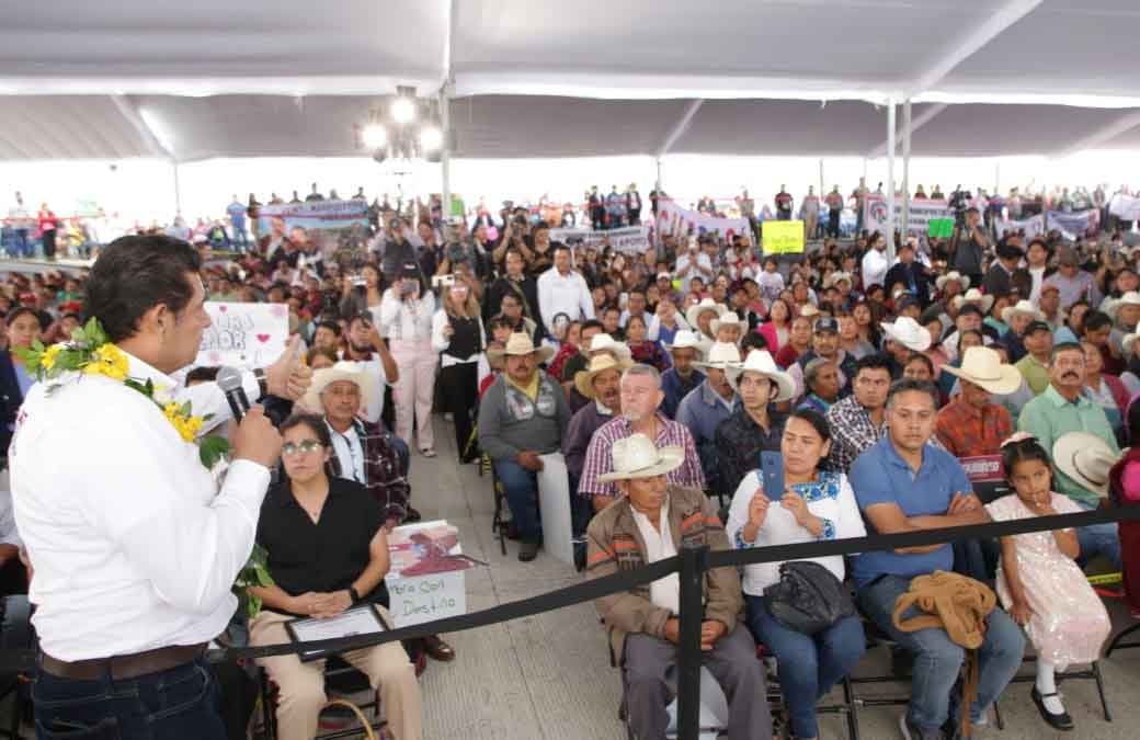 Armenta entrega 30 mdp en obra social para pueblos de la Sierra Nororiental
