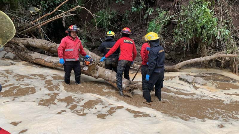 Suman 19 muertos por TORMENTAS en la Sierra Norte