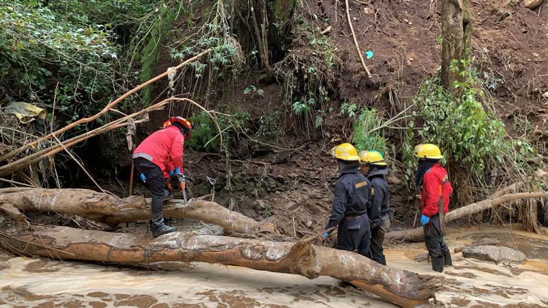 Suman 19 muertos por TORMENTAS en la Sierra Norte