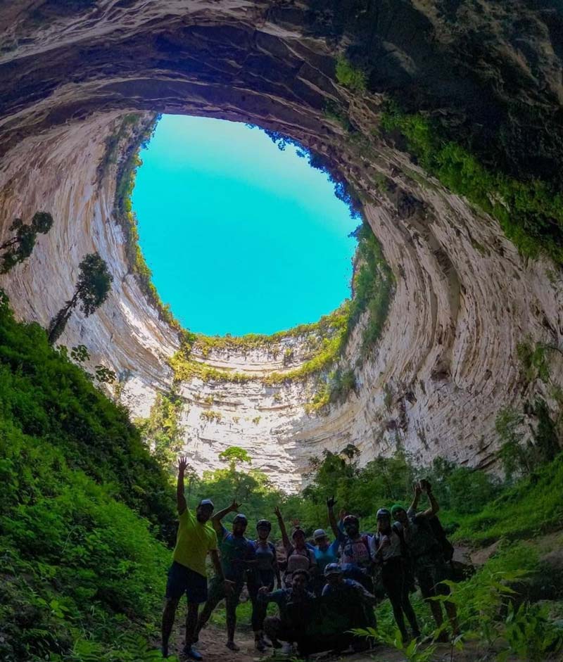 Conoce la Cueva de las Cotorras, la maravilla natural de Chiapas con vuelo de miles de aves y pinturas rupestres
