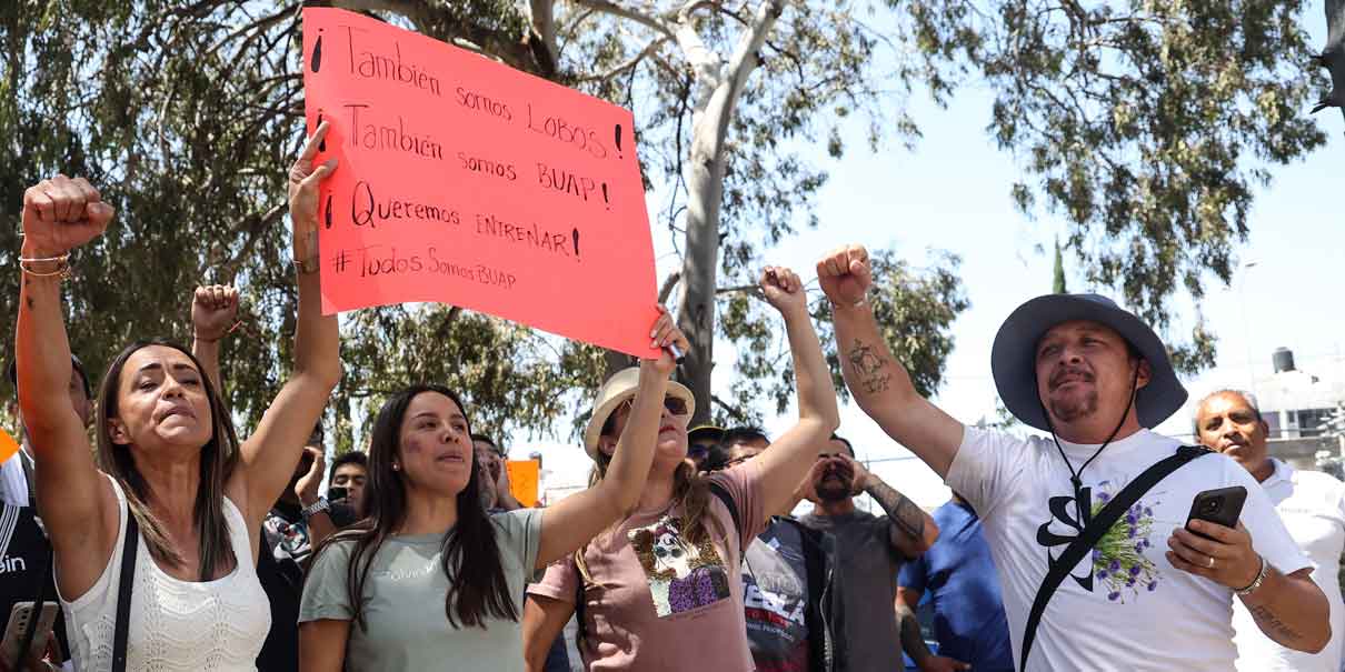 Universitarios paristas entregan pliego petitorio general a la rectora Lilia Cedillo