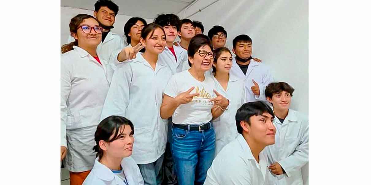 Lilia Cedillo en campaña