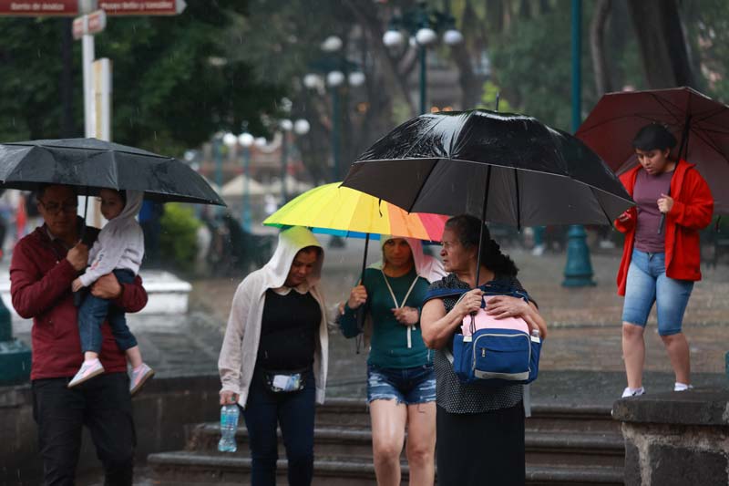 Lluvias y descargas eléctricas afectarán Puebla durante la tarde, advierte Conagua