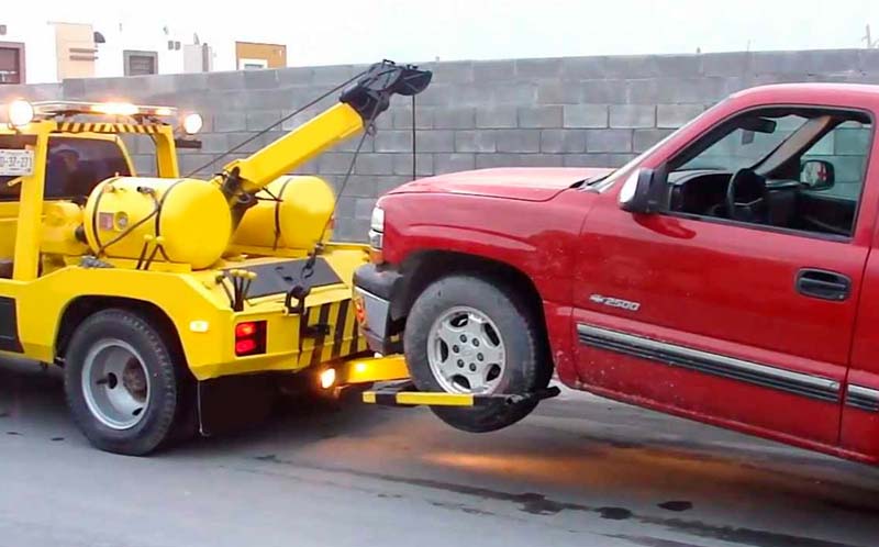 Los dueños de autos recuperados podrían exentar pago de arrastre y corralón