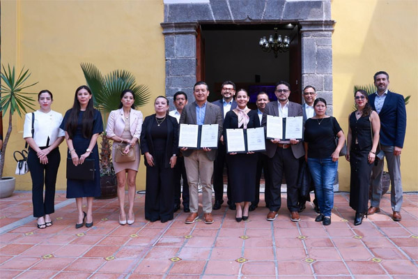 Firman convenio ayuntamiento de San Andrés Cholula y CANACOPE